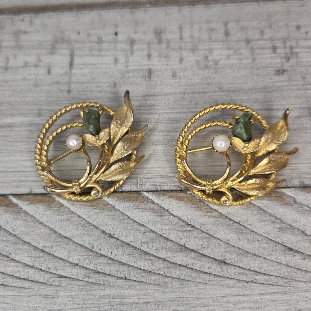 Vintage Sarah Coventry Jade Garden Pearl brooch